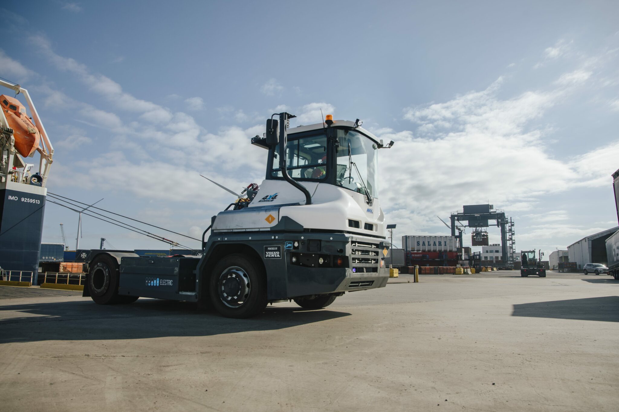 MOL and Volvo Penta unite to develop full electric 4X4 RoRo tractors ...